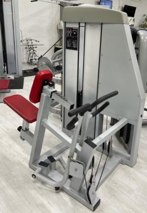 Soutu rintatuella istuen Normann