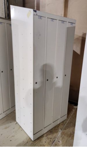 käytetty pukukaappi
