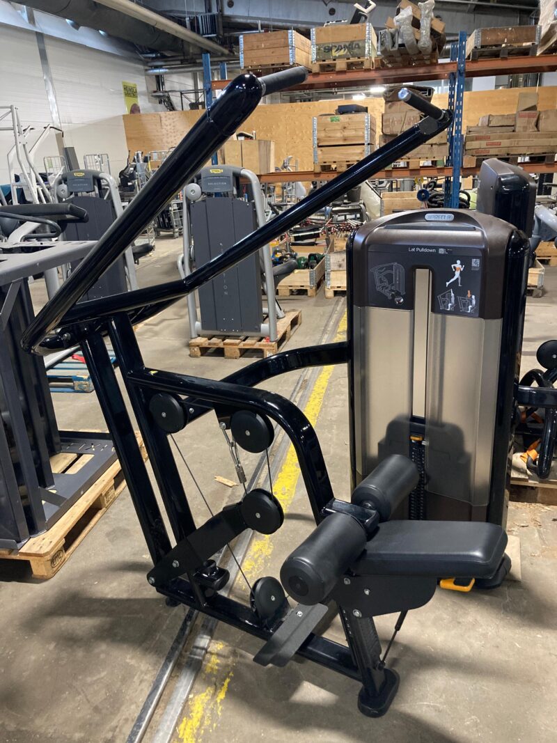 Käytetty precor lat pulldown