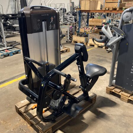 Käytetty Precor seated row kuntosalilaite