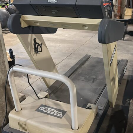Technogym juoksumatto käytetty